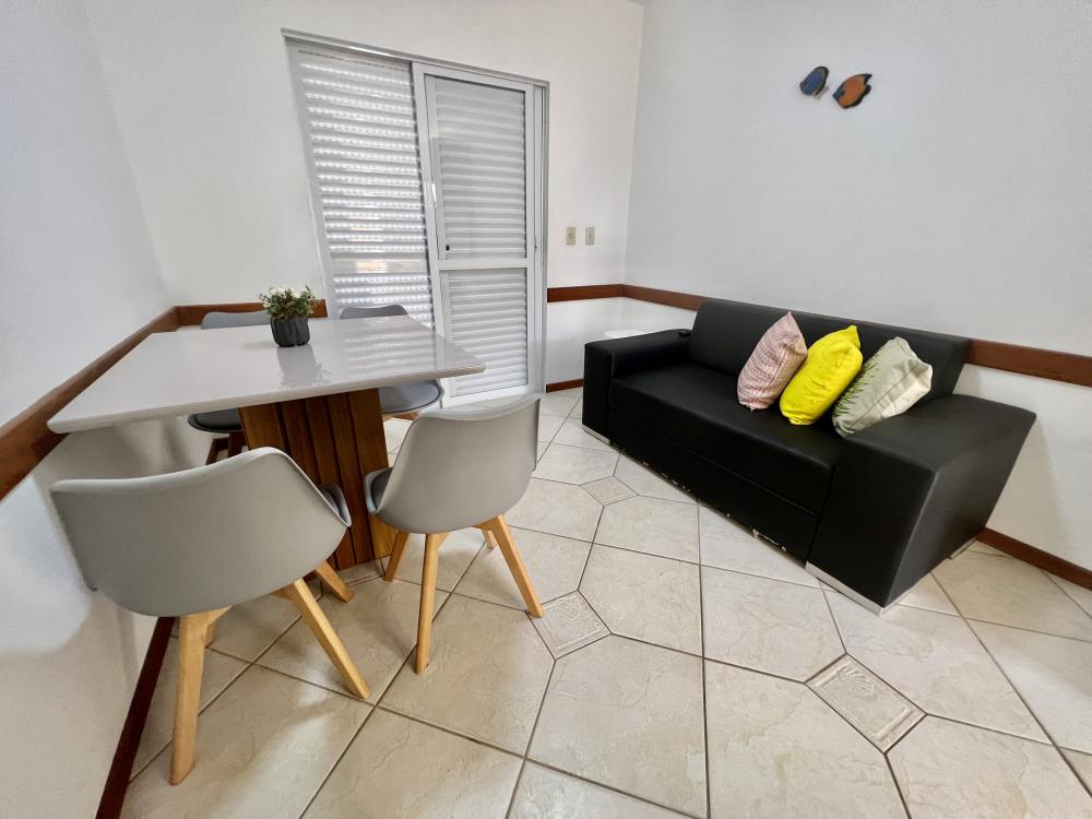 Apartamento de 02 Dormitórios - Sal de Mariscal 01